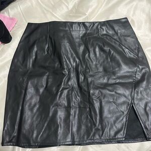 SHEIN Black Faux Leather Pencil Skirt